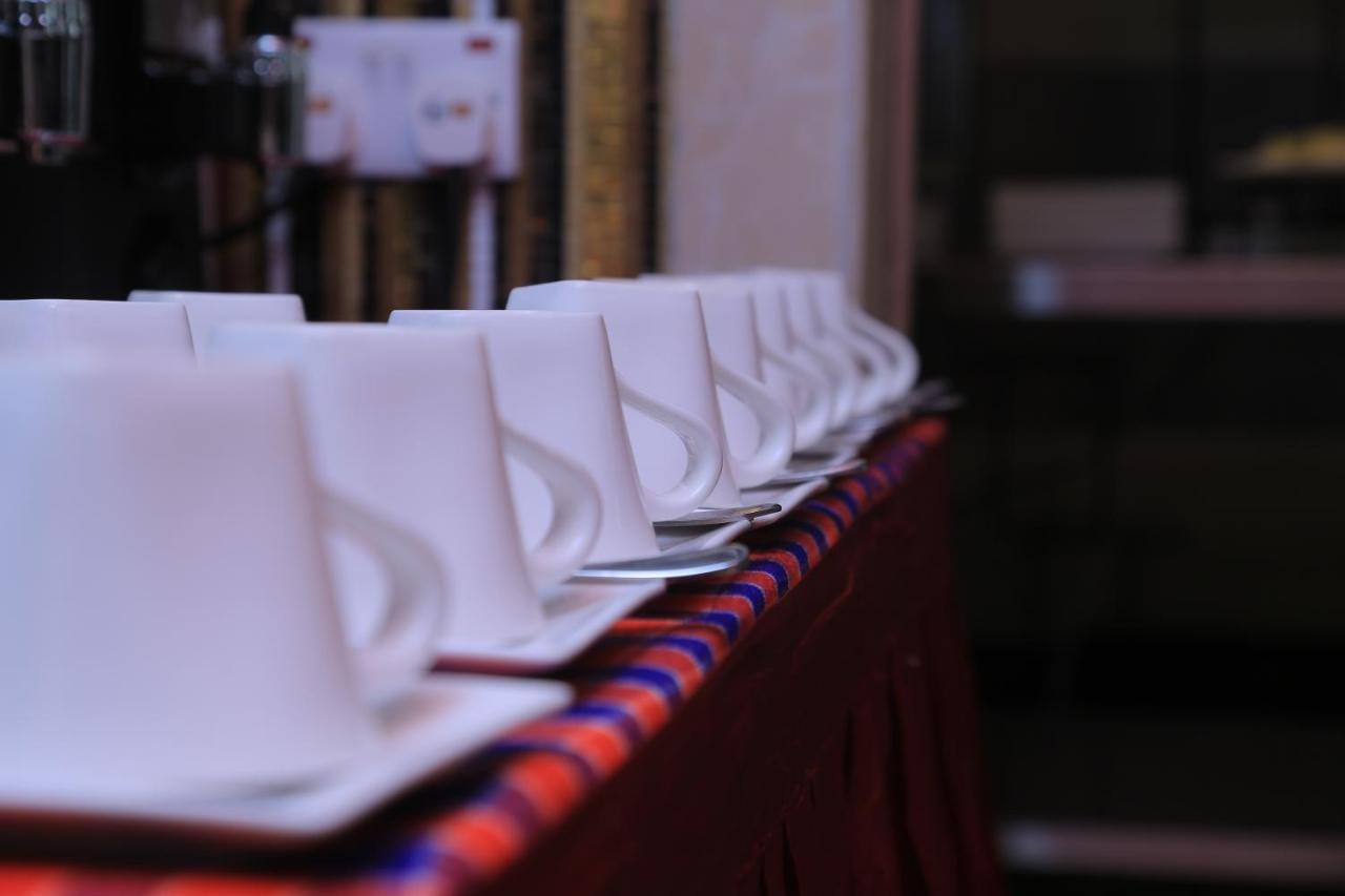 Tiffany Diamond Hotels Ltd - Makunganya Dar es Salaam Extérieur photo