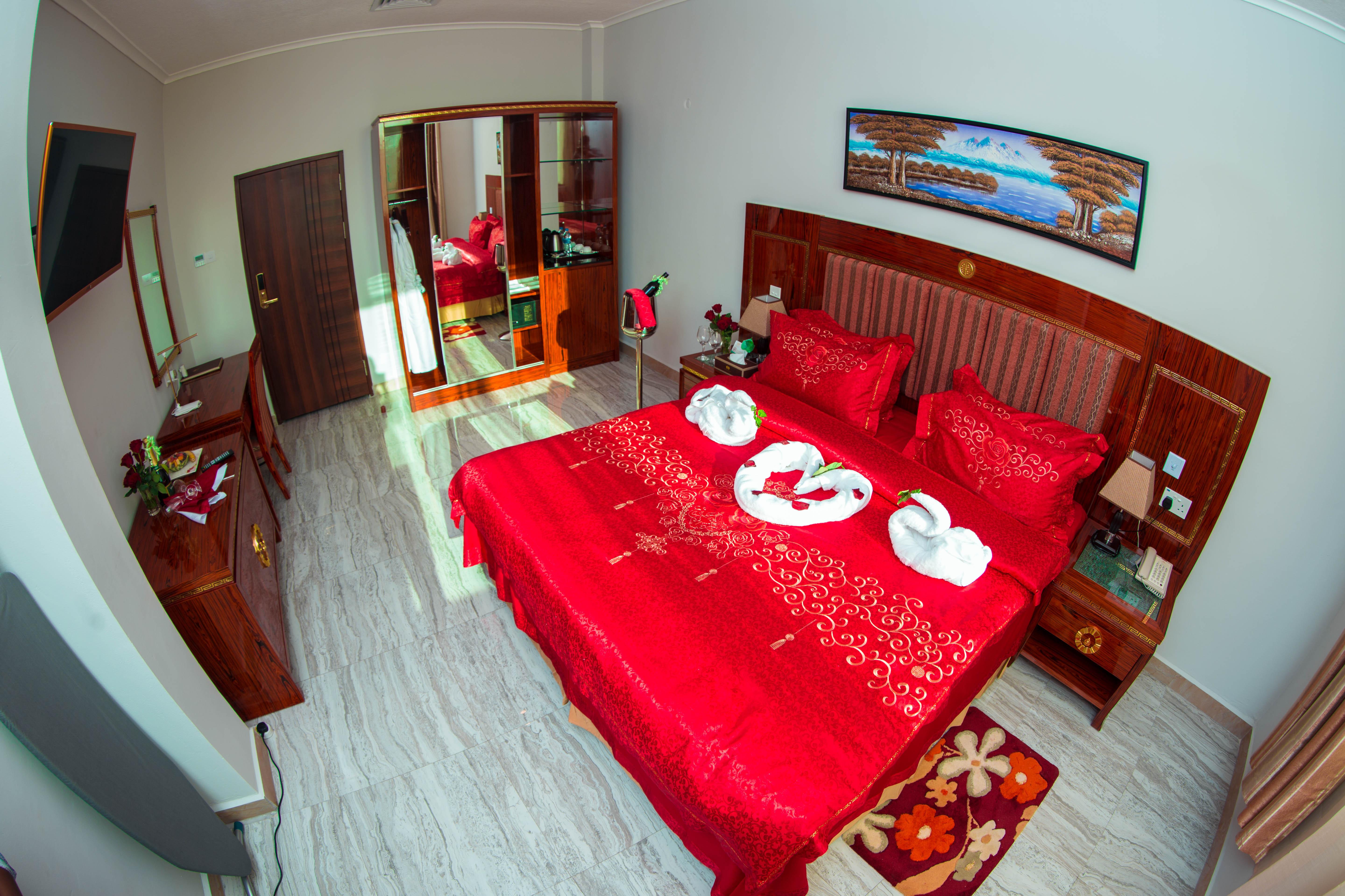 Tiffany Diamond Hotels Ltd - Makunganya Dar es Salaam Extérieur photo