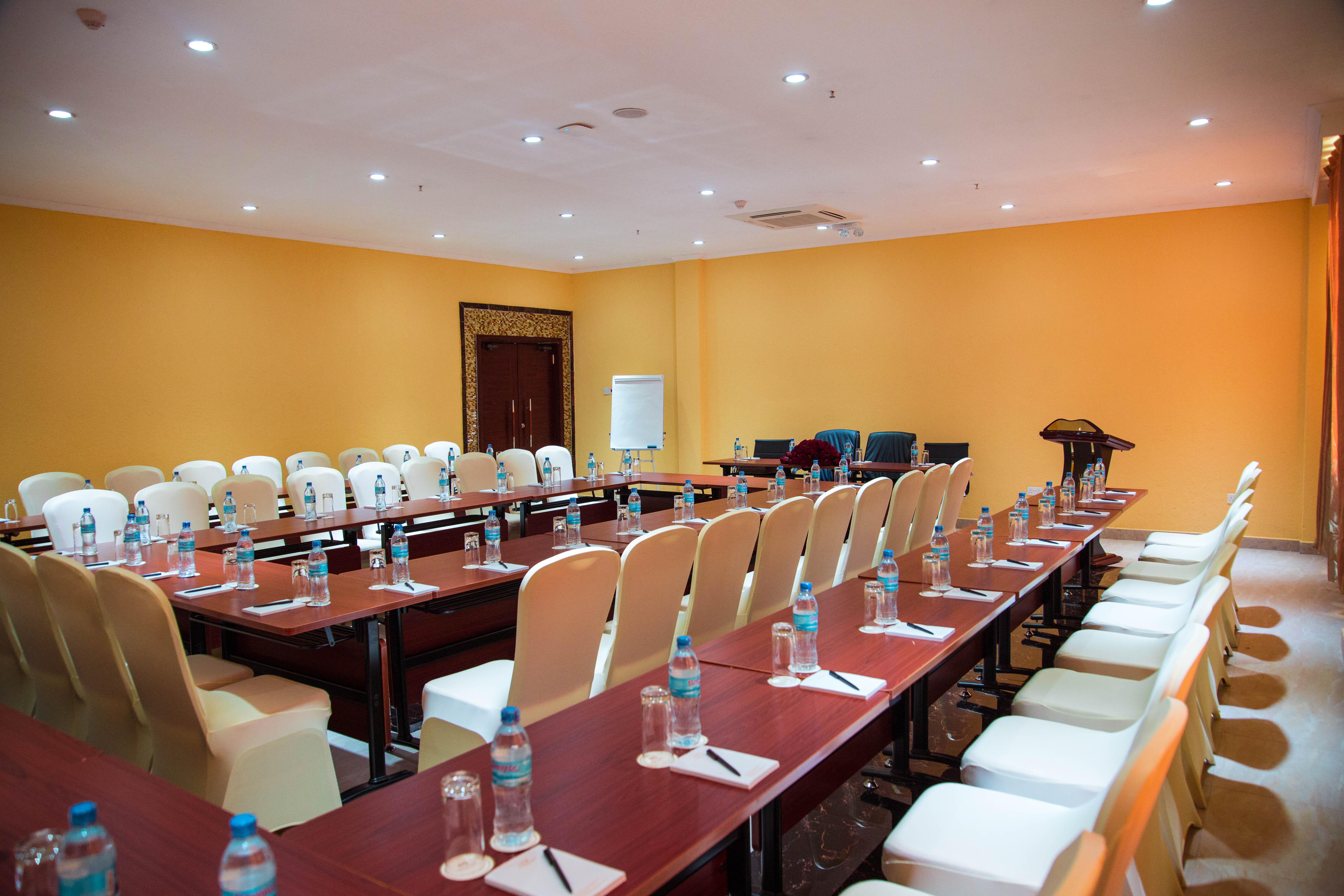 Tiffany Diamond Hotels Ltd - Makunganya Dar es Salaam Extérieur photo