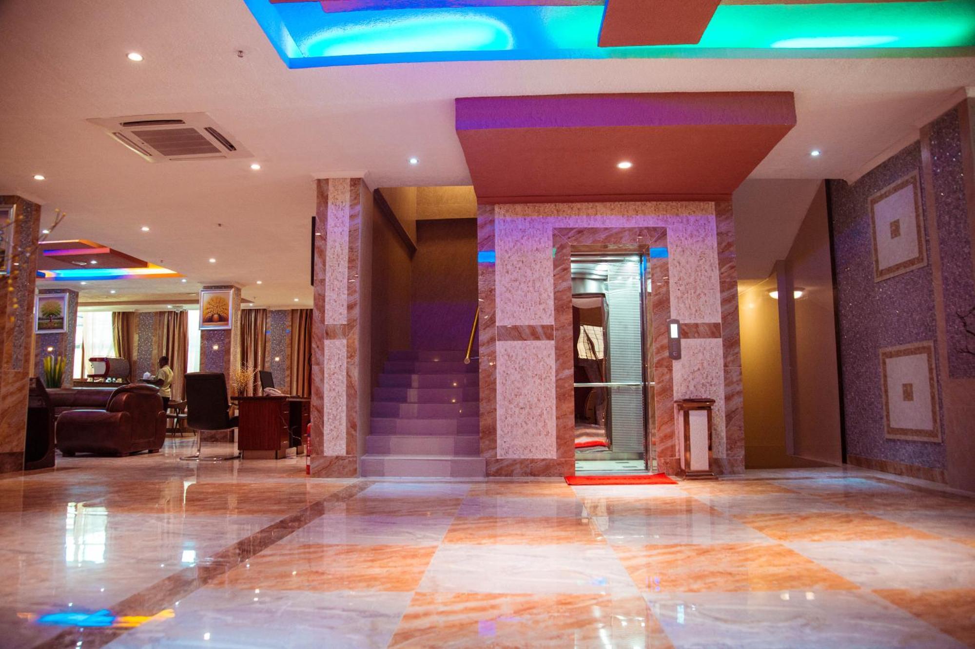 Tiffany Diamond Hotels Ltd - Makunganya Dar es Salaam Extérieur photo