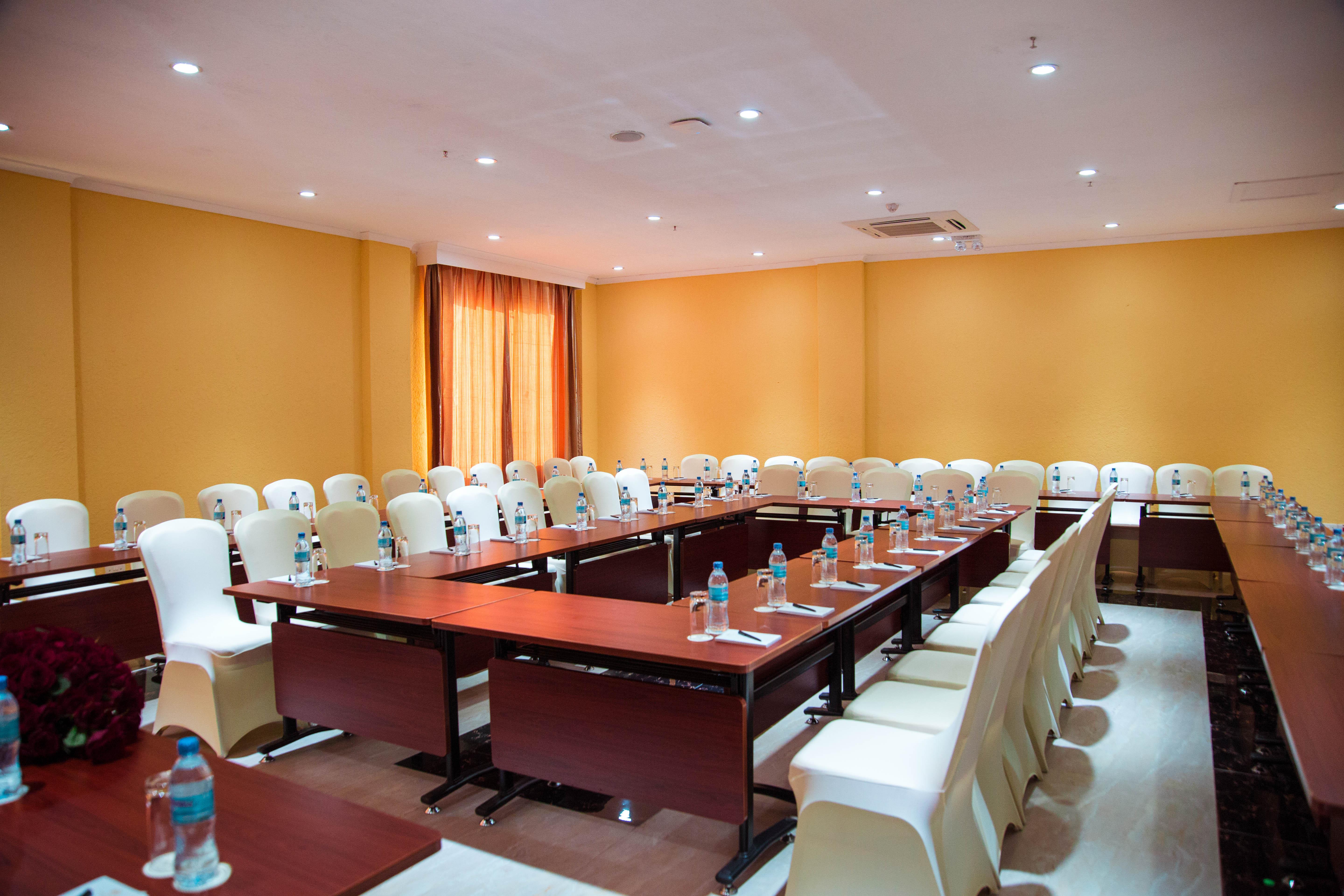 Tiffany Diamond Hotels Ltd - Makunganya Dar es Salaam Extérieur photo