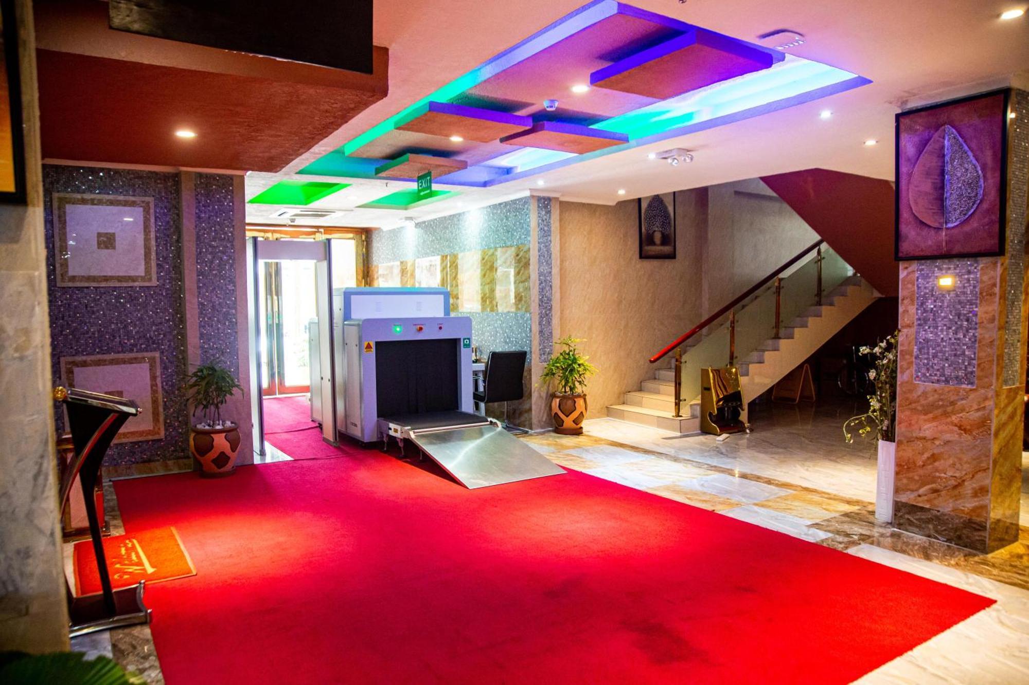 Tiffany Diamond Hotels Ltd - Makunganya Dar es Salaam Extérieur photo