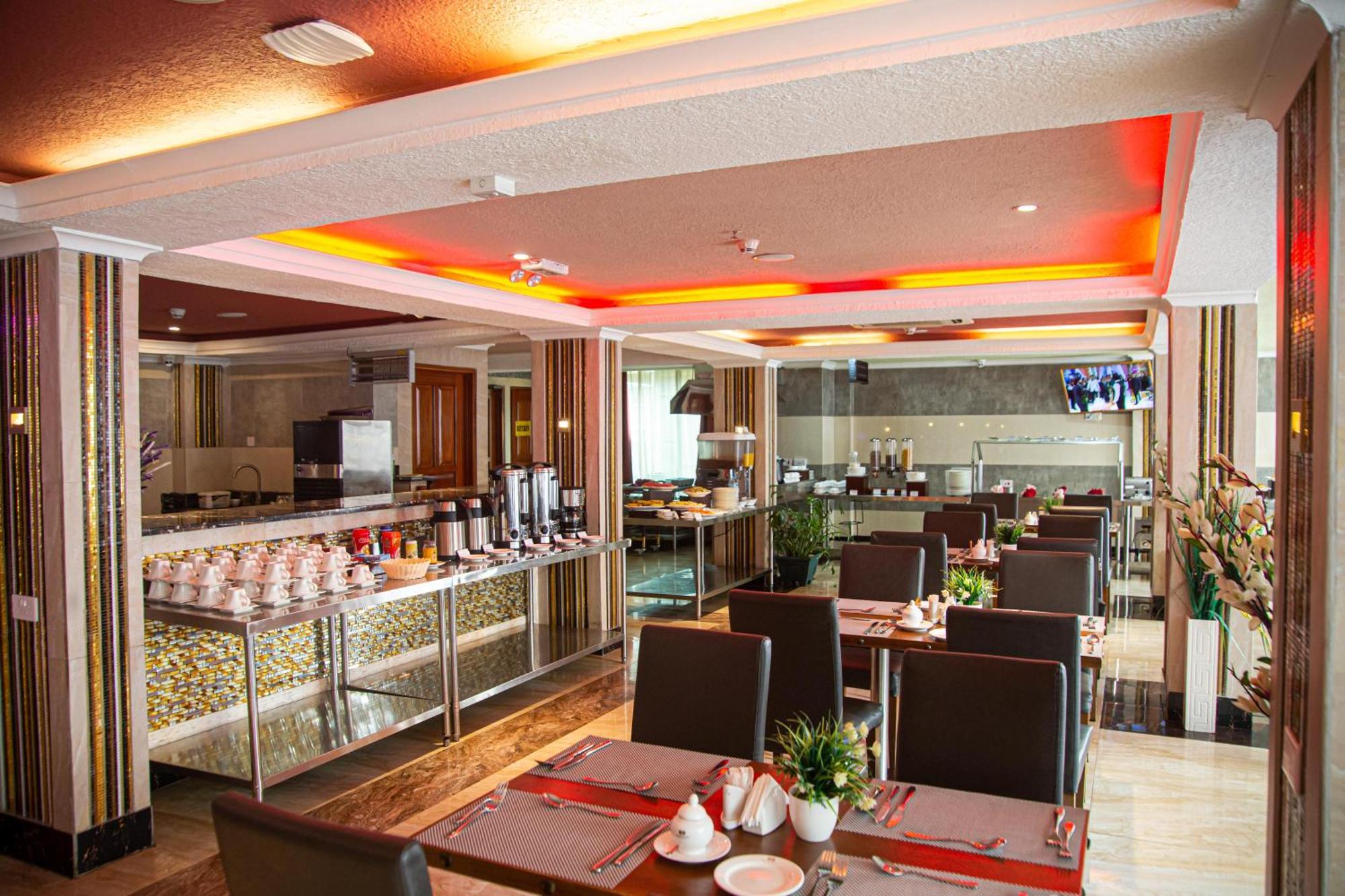 Tiffany Diamond Hotels Ltd - Makunganya Dar es Salaam Extérieur photo